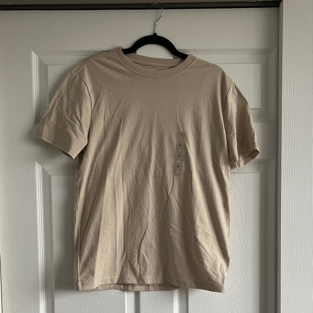 NWT Men's Small Beige T-Shirt